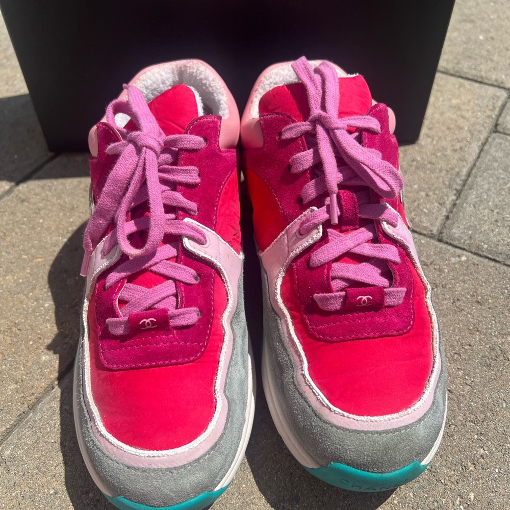 100% Auth. CHANEL Vibrant Pink and Gray Sneakers size 39 - Picture 5 of 12